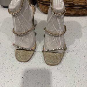 Gianni Bini Size 6.5 Gold Sandal